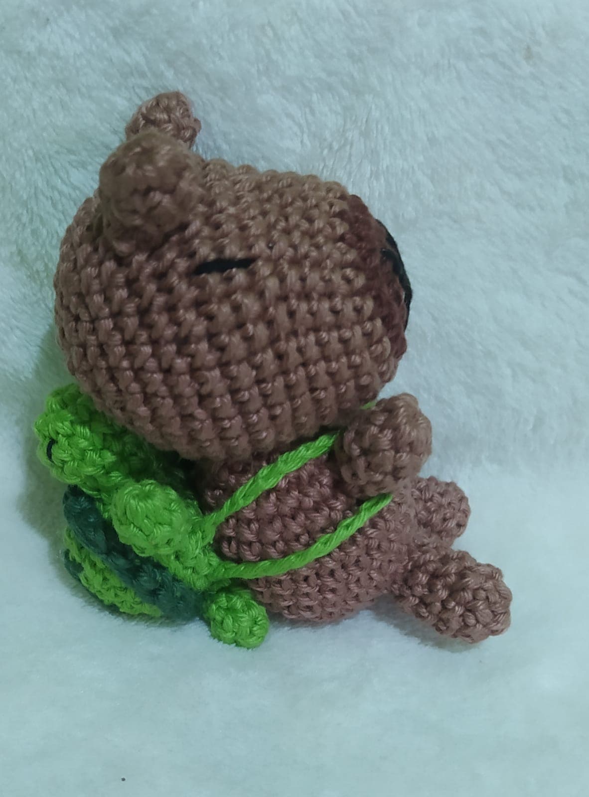 Amigurumi Capivara com Mochila de Tartaruga (9 cm)